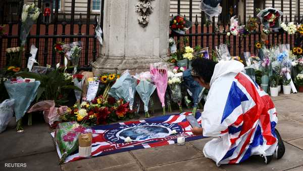ما المتوقع في بريطانيا اليوم بعد رحيل الملكة؟