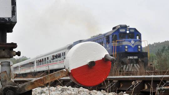 بينهم أجانب.. قتلى وجرحى باصطدام قطارين في كرواتيا