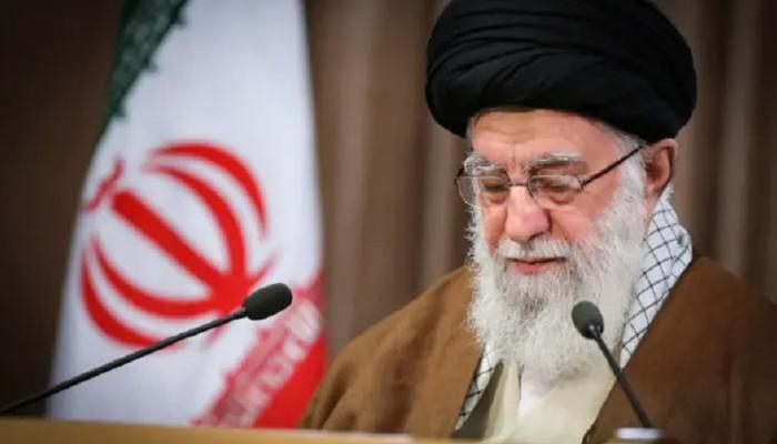 وضع غامض.. صحة خامنئي تثير القلق بإيران