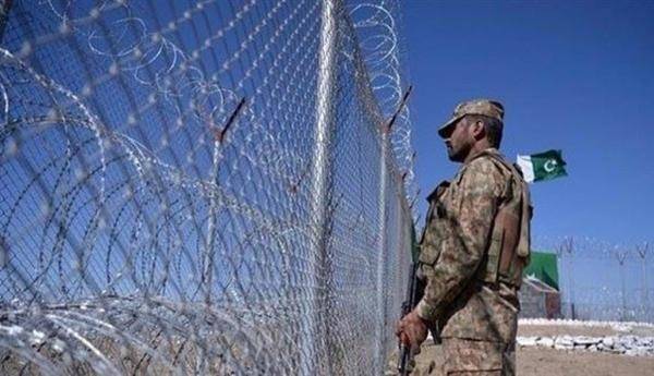 مقتل 3 جنود باكستانيين قرب الحدود مع أفغانستان