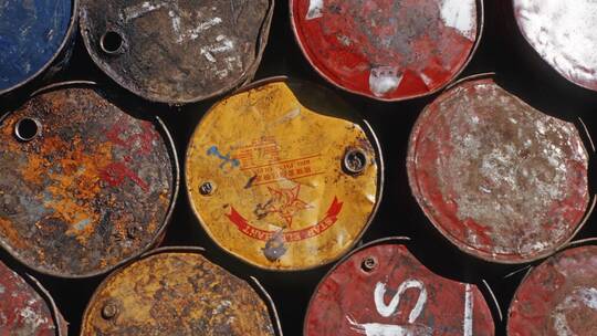 وكالة الطاقة الدولية تكشف عن نظرتها لسوق النفط