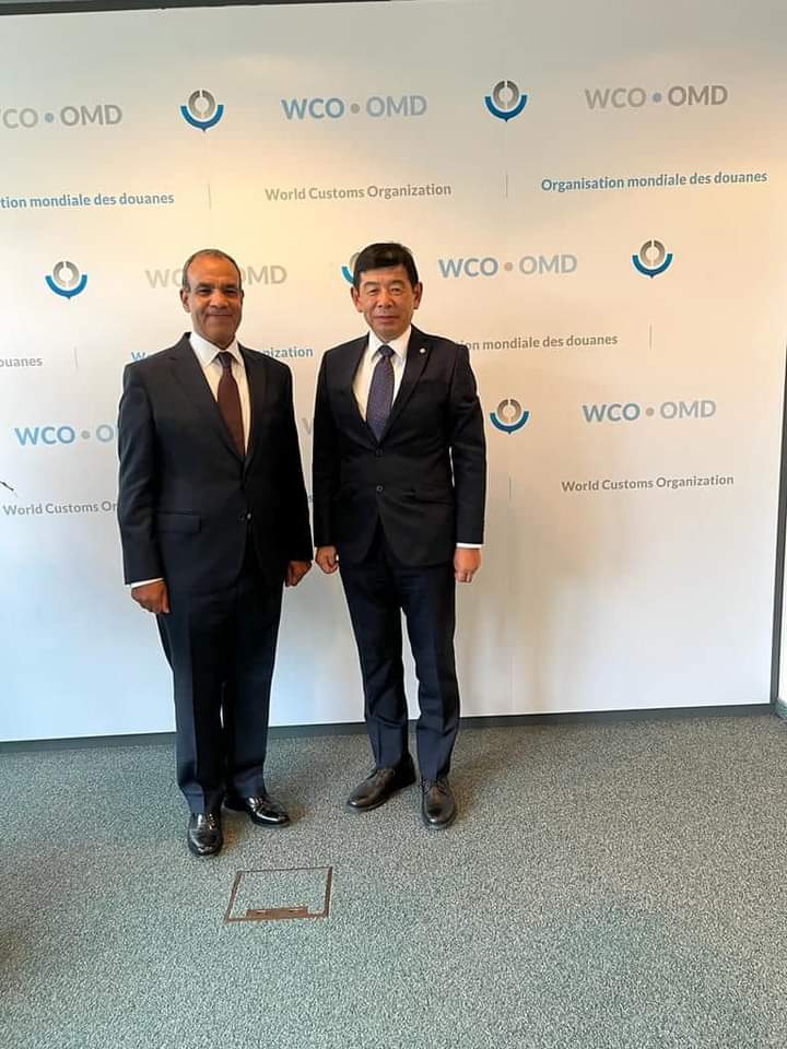 سفير مصر في بروكسل يبحث مع أمين عام منظمة الجمارك العالمية  سبل تعزيز التعاون الجمركي