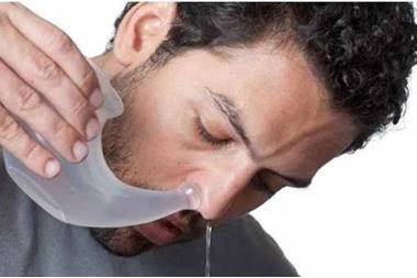 غسل الأنف مرتين يوميا يقلل من الأمراض المرتبطة بـ COVID