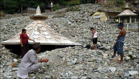 نيبال: مقتل 14 شخصا وفقدان 10 في انهيار أرضي