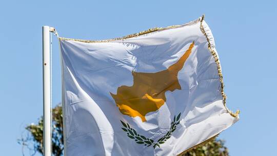 قبرص ترحب برفع الحظر الأمريكي للأسلحة