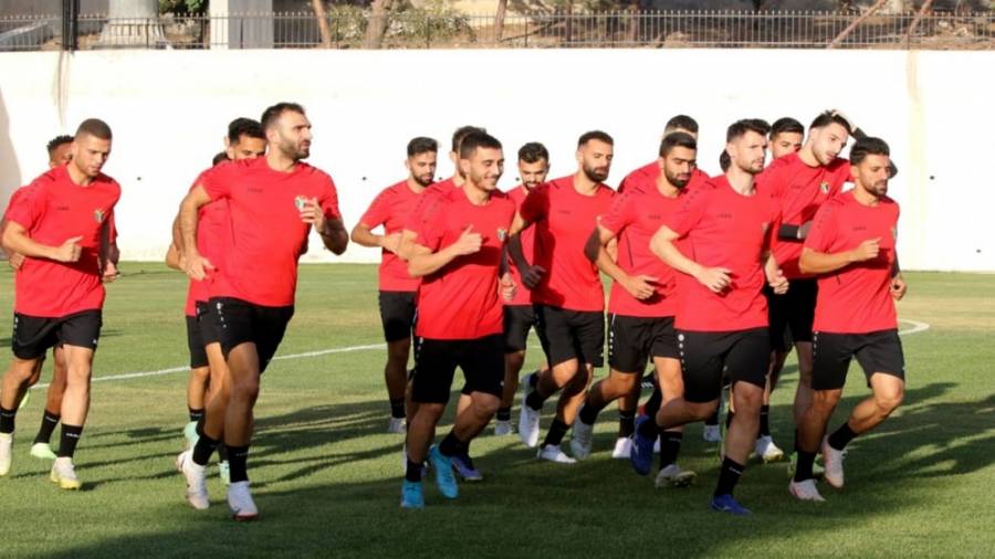 المنتخب الوطني لكرة القدم يبدأ تدريباته استعدادا للبطولة الرباعية الودية