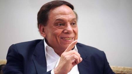 لباز: عادل إمام ليس بخير وشقيقه ينفي مرضه لمصالح شخصية