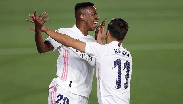 تعليق مثير من رئيس أتلتيكو مدريد على رقص فينيسوس