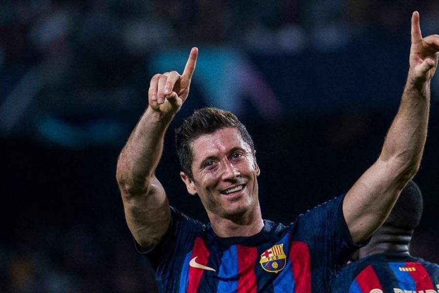 ليفاندوفسكي: لم أتوقع رد فعل جماهير برشلونة