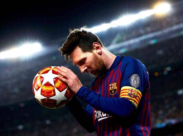 برشلونة يدرس إعادة ميسي ومطبات تهدد الصفقة