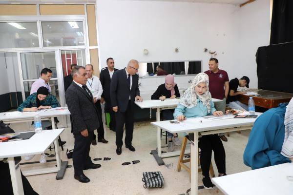 مسّاد يتفقد قاعات امتحان القدرات الفنية في كلية الفنون الجميلة صور