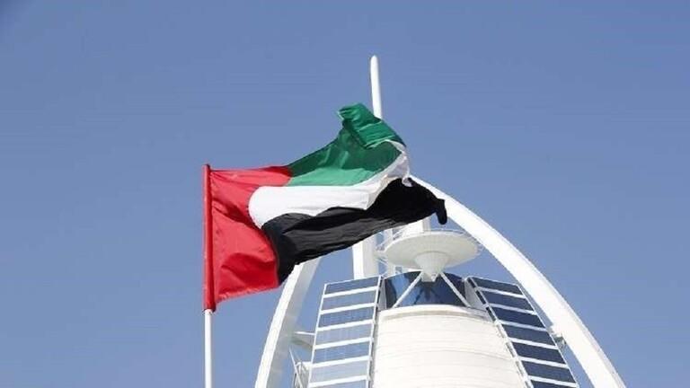 الإمارات.. مدير مالي يختلس 11 مليون درهم ويفر