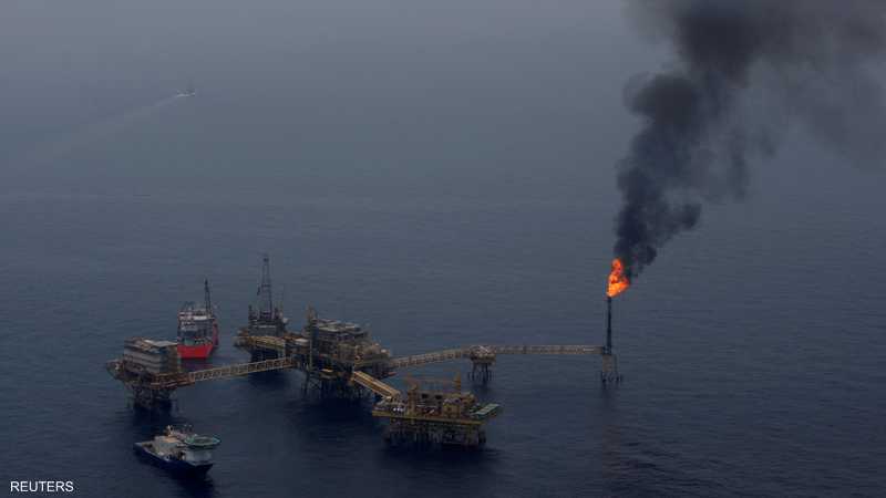 بعد عمليات بيع مكثفة.. النفط يقفز مع عودة مخاوف المعروض