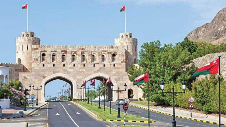 سلطنة عُمان تُحقّق إنجازًا عالميًّا بالقضاء على انتقال “الإيدز” من الأم إلى الطفل