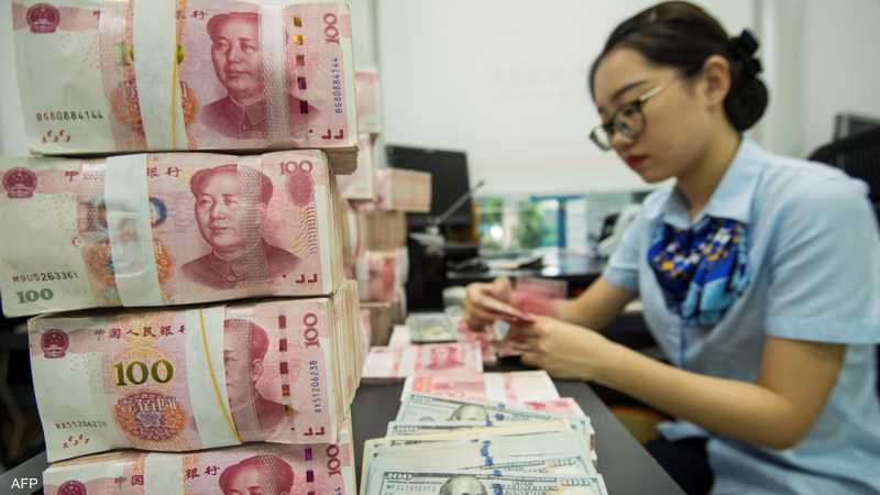 اليوان الصيني يهبط لأدنى مستوى منذ 14 عاما