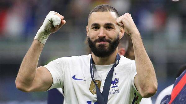 عودة «الحكومة» .. بنزيما يظهر في مران ريال مدريد