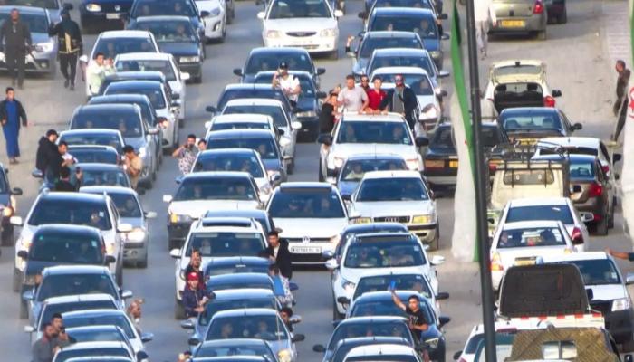 شهامة الجزائريين تحول عرس شاب بسيط إلى زفاف ملكي.. ما القصة؟
