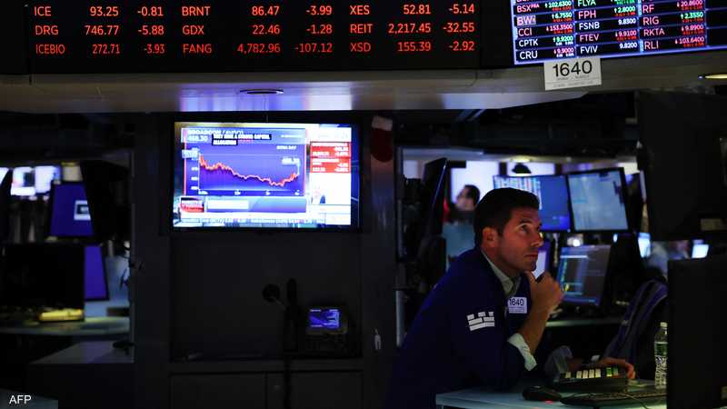 أسواق الأسهم العالمية.. خسائر حادة وآمال بنهاية عام سعيدة