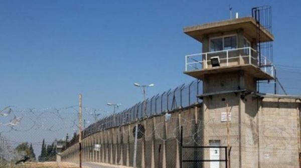 إغلاق سجن ريمون الإسرائيلي واحتجاز أهالي أسرى فيه