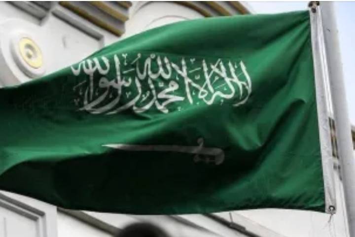النيابة العامة  في السعودية : السجن 20 عاماً وغرامات بـ400 ألف لمزوري محررات رسمية