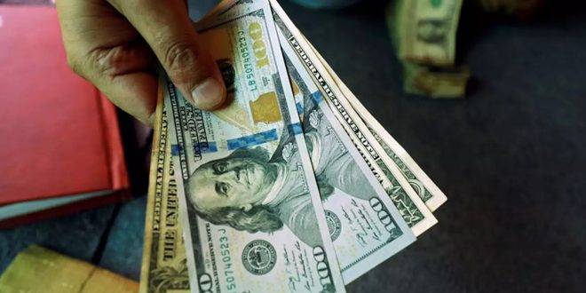 انخفاض الدولار مع تراجع عوائد سندات الخزانة الأمريكية