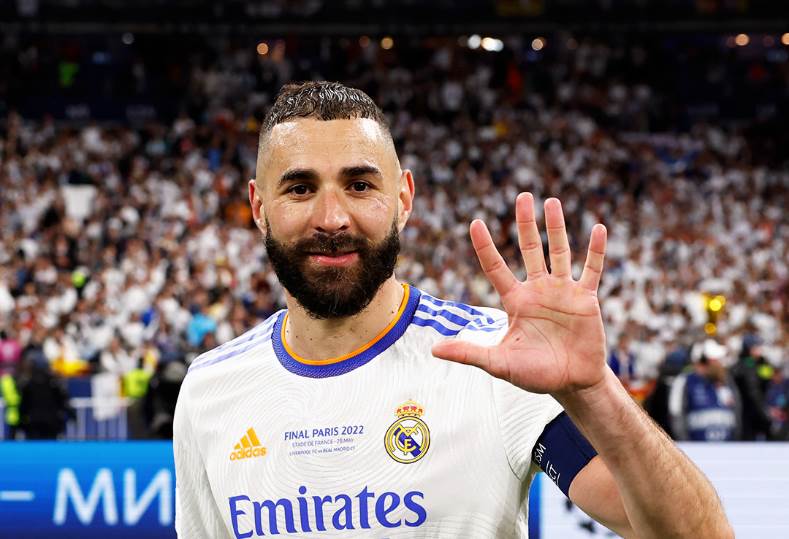 بشأن بنزيما.. ريال مدريد يجهز مفاجأة لجماهيره