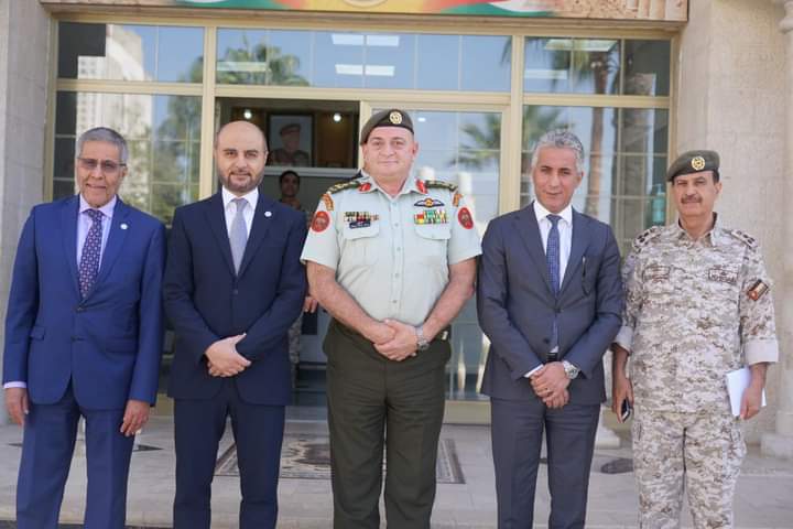 مدير عام صندوق اوبك للتنمية الدولية يزور مديرية الخدمات الطبية الملكية _صور