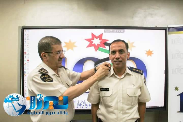 عبدالله البزايعه يهنئ  نايف سالم النوافله بالترفيع برتبة عقيد