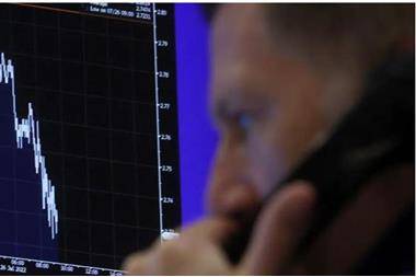 تزايد توقعات رفع الفائدة تخفض الاسهم الامريكية