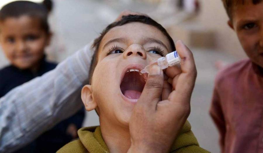 في ظل تزايد الشائعات.. الصحة المصرية تكشف 3 أعراض للإصابة بشلل الأطفال