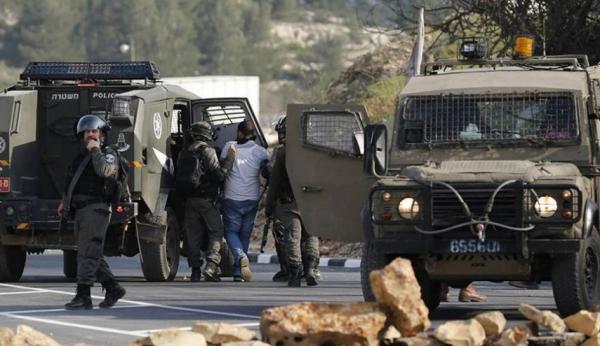 الاحتلال يعتقل 9 فلسطينيين من الضفة