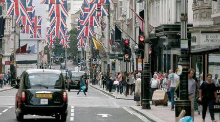 انخفاض معدل البطالة في بريطانيا لأدنى مستوى منذ 50 عاما