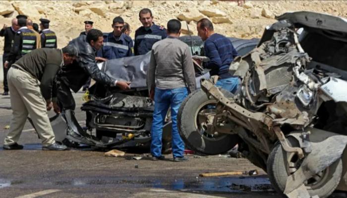7 وفيات و8 مصابين جراء حادث سير مروّع في مصر