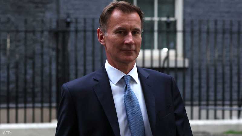 وزير المالية البريطاني الجديد ينذر برفع بعض الضرائب