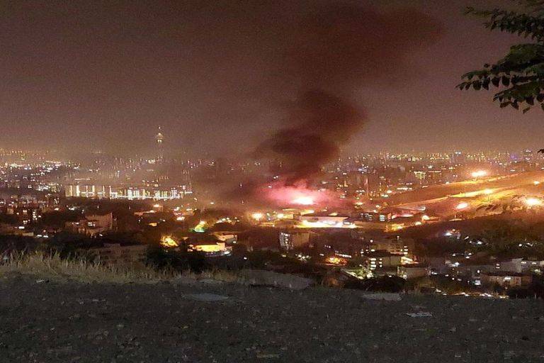 انفجارات واضطرابات.. ماذا يحدث في أكبر سجون طهران؟