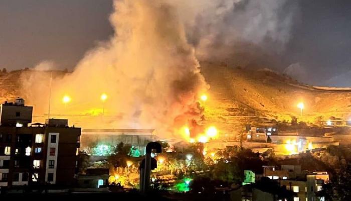 4 قتلى و61 مصابا بحريق سجن إيفين الإيراني