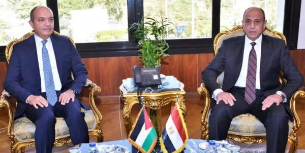 الأردن ومصر يبحثان تعزيز التعاون في مجالات النقل والشحن الجوي