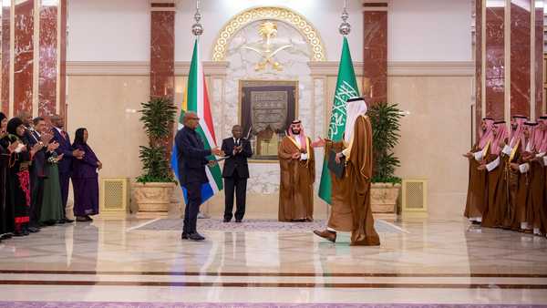السعودية توقع اتفاقيات مع جنوب أفريقيا بقيمة 15 مليار دولار