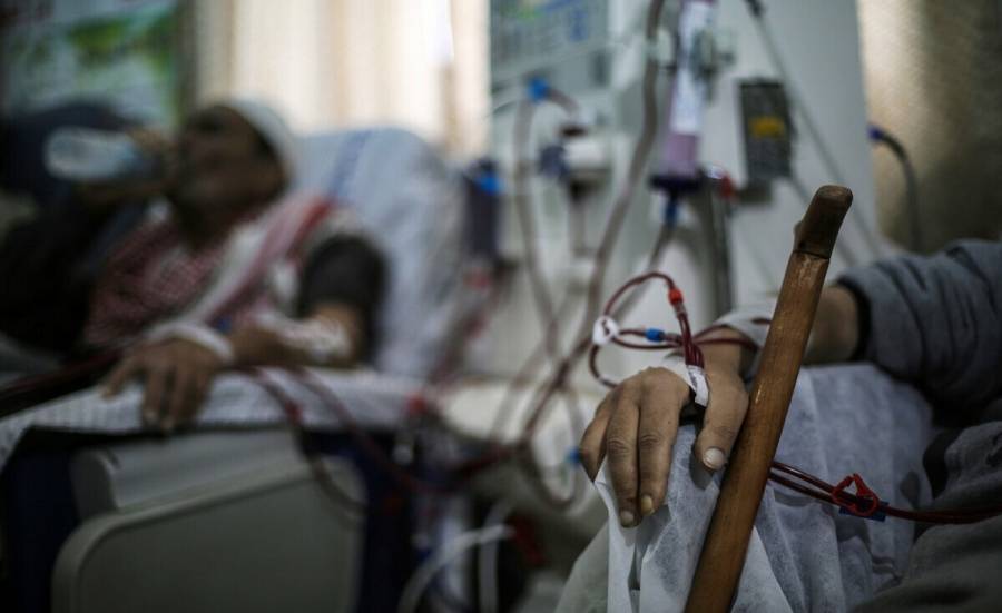 مركز حقوقي: قيود الاحتلال تتسبب بوفاة مريض من قطاع غزة