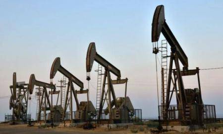 تذبذب أسعار النفط في المعاملات الآسيوية المبكرة