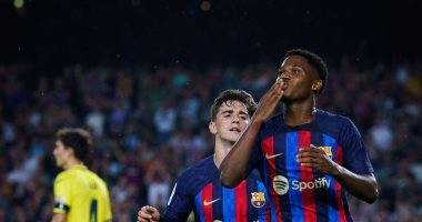 برشلونة يكتسح فياريال بثلاثية ويطارد قمة ترتيب الدوري الإسباني