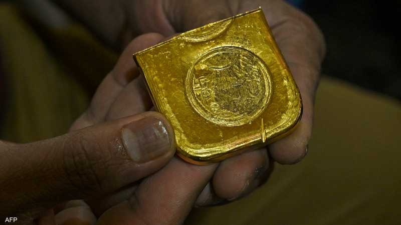 وسط ترقب لتحركات الفيدرالي.. صعود الدولار يدفع الذهب للتراجع