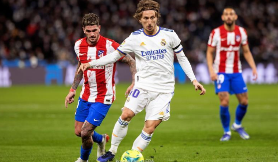 غياب غامض لمودريتش عن رحلة ريال مدريد