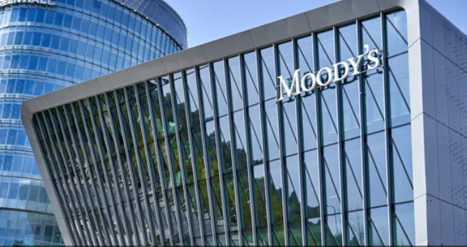 موديز: الشركات الخليجية قادرة على امتصاص صدمة ارتفاع الفائدة
