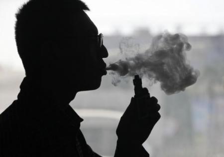 الصين تفرض ضريبة على السجائر الإلكترونية