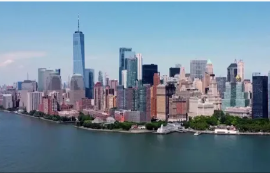 بعد فصلين من الانكماش.. اقتصاد أميركا ينمو 2.6 بالربع الثالث