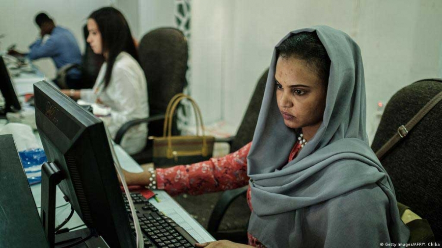 إجراءات رقابية«صارمة» على محتوى وسائل التواصل في الهند.. ما القصة؟