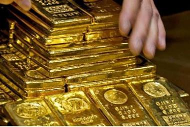 الذهب يتجه نحو سابع خسارة شهرية له على التوالي عالمياً