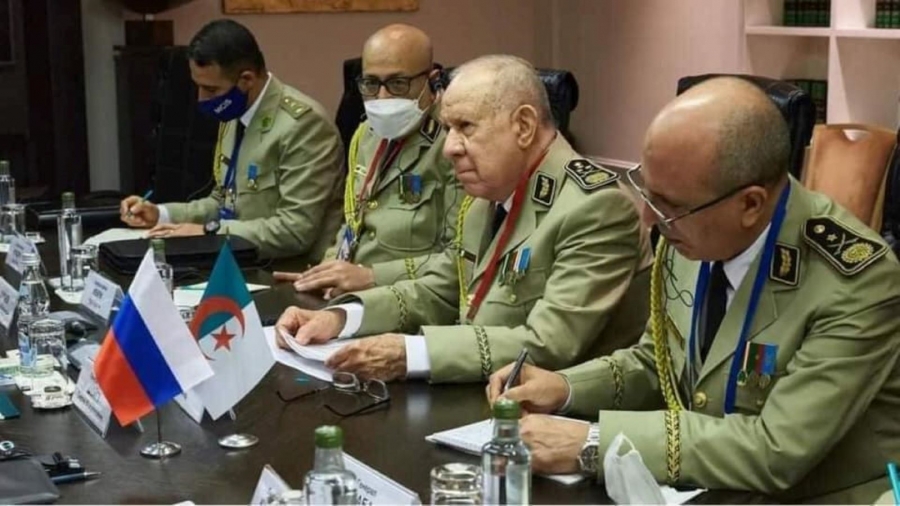 الجزائر توقع صفقة أسلحة ضخمة مع روسيا ديسمبر المقبل