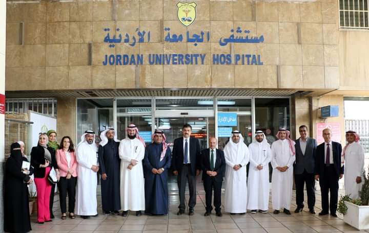 وفد من جامعة تبوك في السعودية يزور مستشفى الجامعة_صور